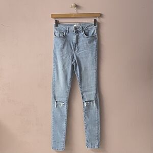 Forever 21 Light Wash Blue High Waisted Knee-Slit Skinny Jeans Size 27 EUC